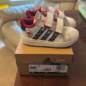 Adidas Grand Court Spider-man CF tennis shoes in size toddler 6K